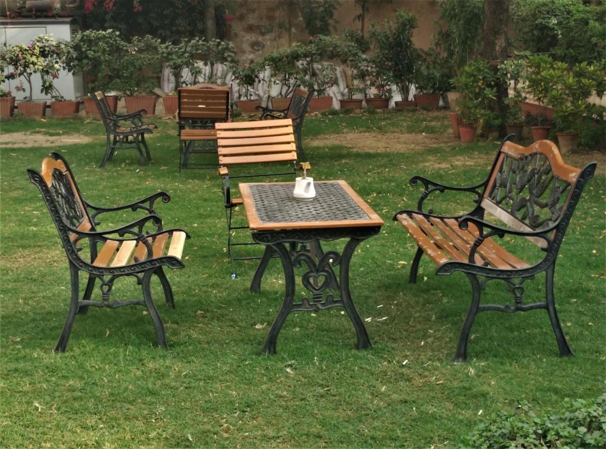 Hotel Jai Niwas Jaipur Luaran gambar