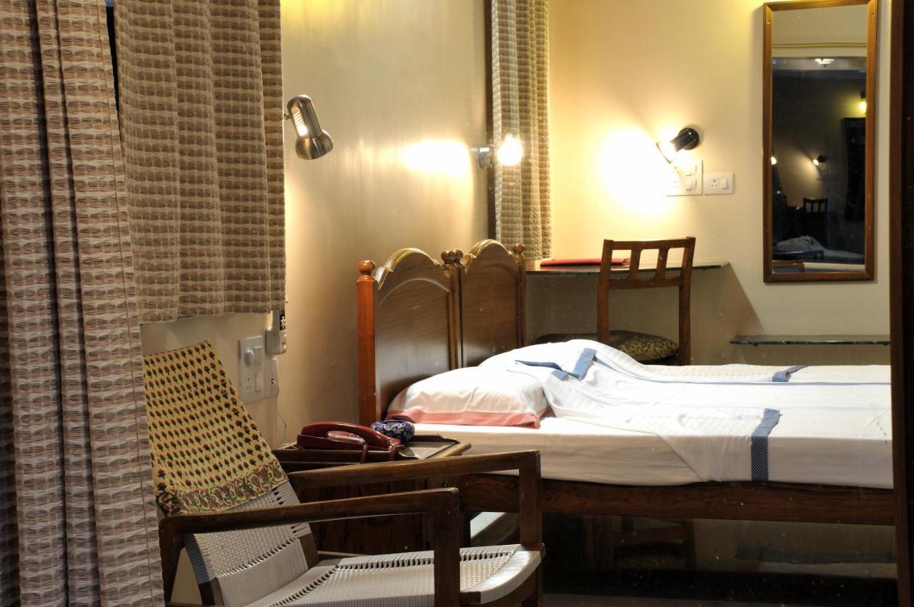 Hotel Jai Niwas Jaipur Luaran gambar