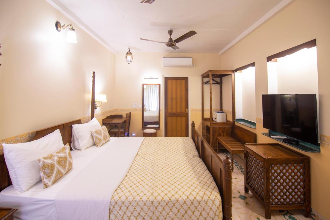Hotel Jai Niwas Jaipur Luaran gambar