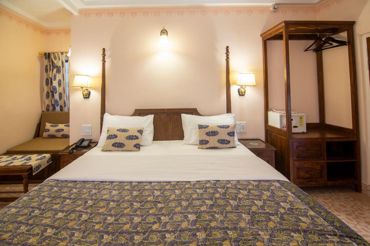 Hotel Jai Niwas Jaipur Luaran gambar