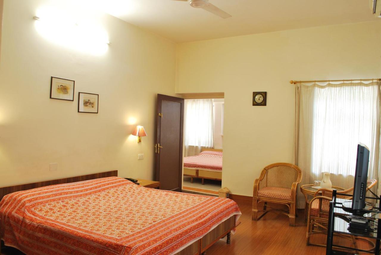 Hotel Jai Niwas Jaipur Luaran gambar