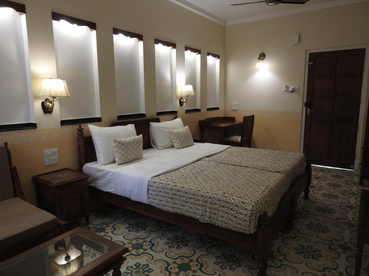Hotel Jai Niwas Jaipur Luaran gambar