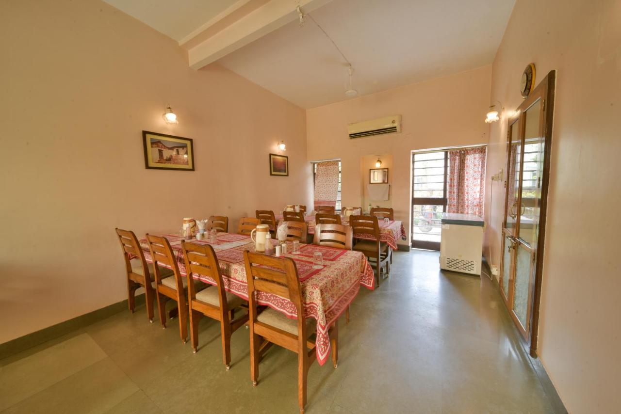Hotel Jai Niwas Jaipur Luaran gambar