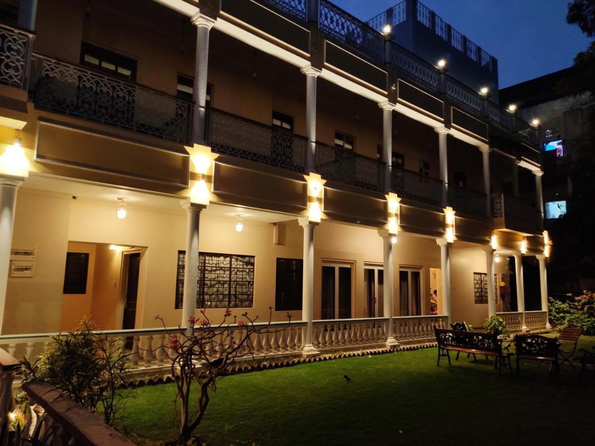 Hotel Jai Niwas Jaipur Luaran gambar