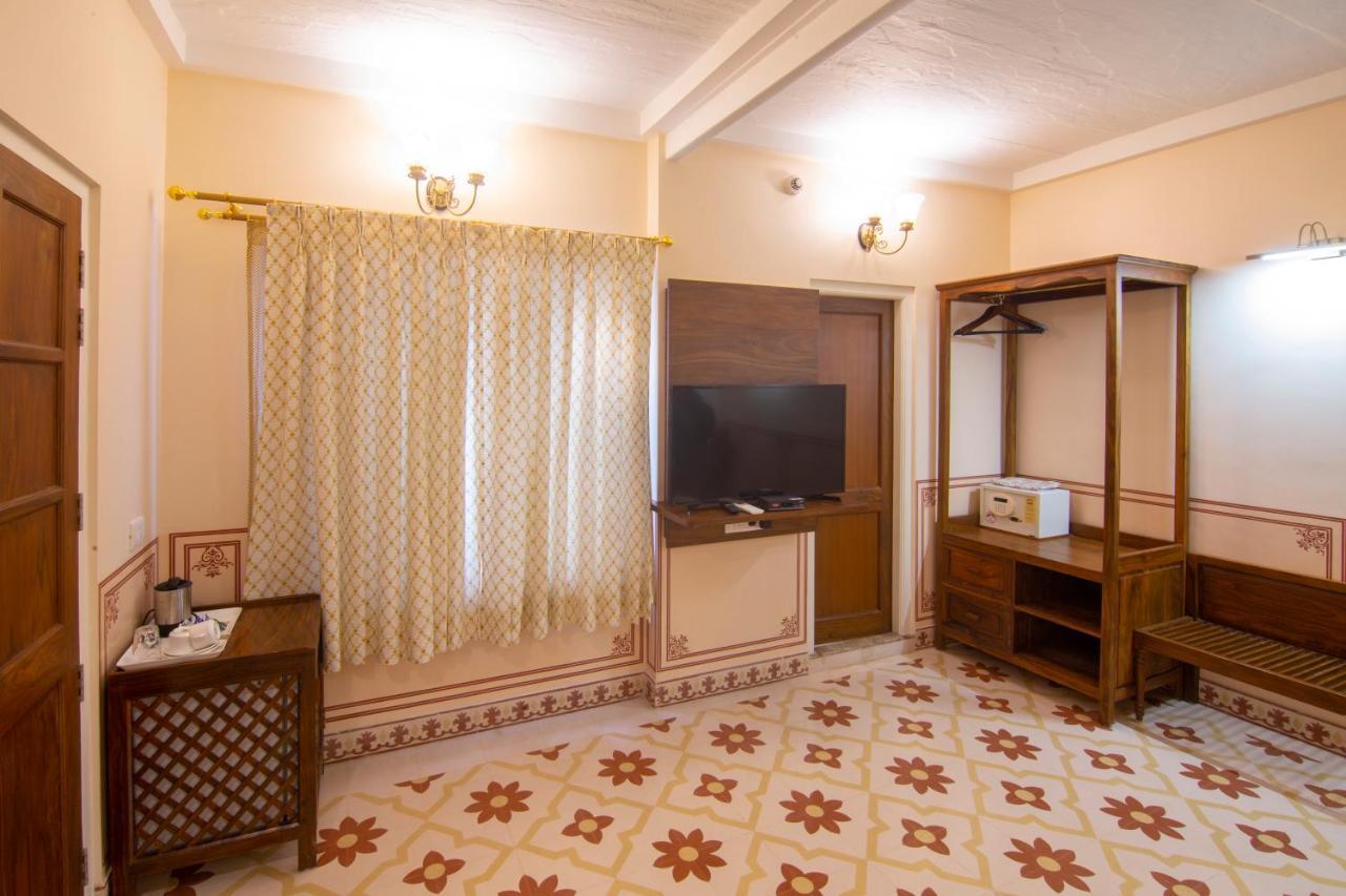 Hotel Jai Niwas Jaipur Luaran gambar