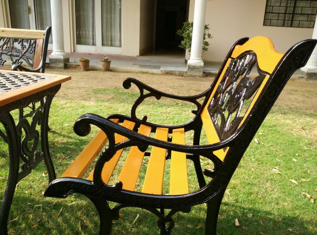 Hotel Jai Niwas Jaipur Luaran gambar