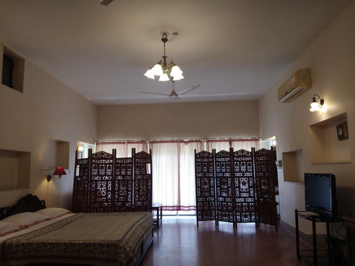 Hotel Jai Niwas Jaipur Luaran gambar