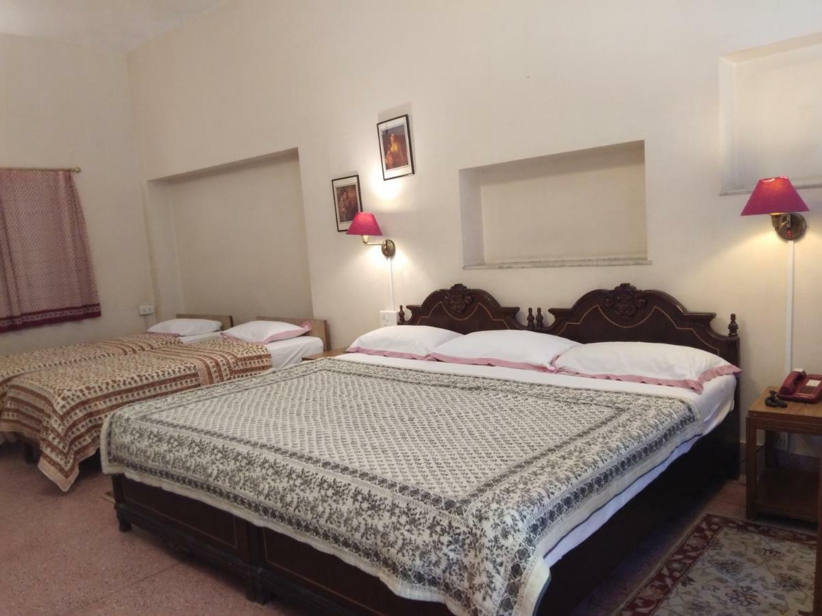 Hotel Jai Niwas Jaipur Luaran gambar