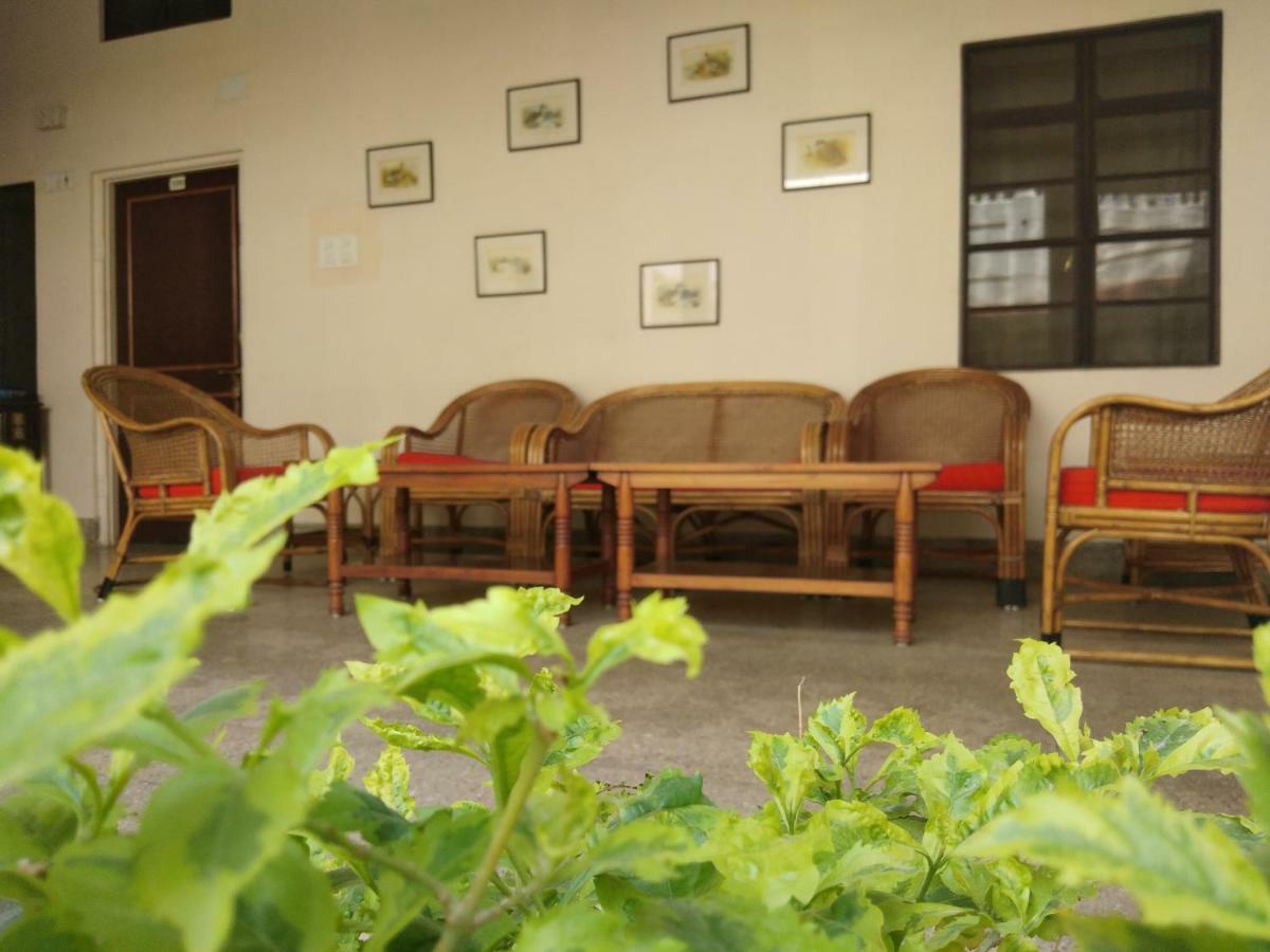 Hotel Jai Niwas Jaipur Luaran gambar