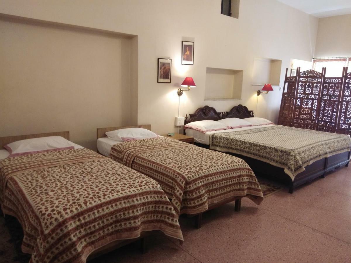 Hotel Jai Niwas Jaipur Luaran gambar